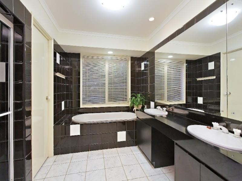 43 Vista Crescent, Rowville VIC 3178