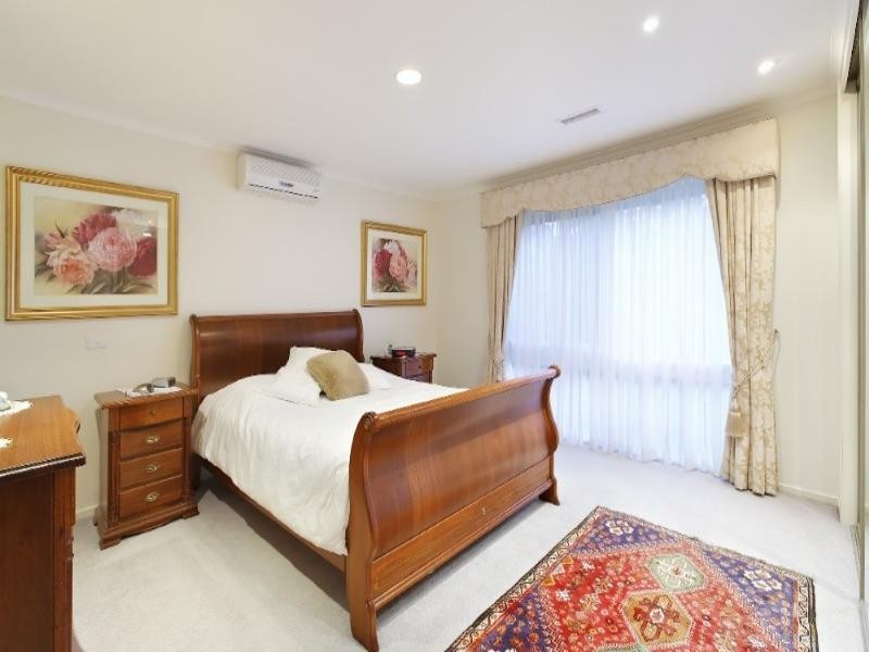 43 Vista Crescent, Rowville VIC 3178