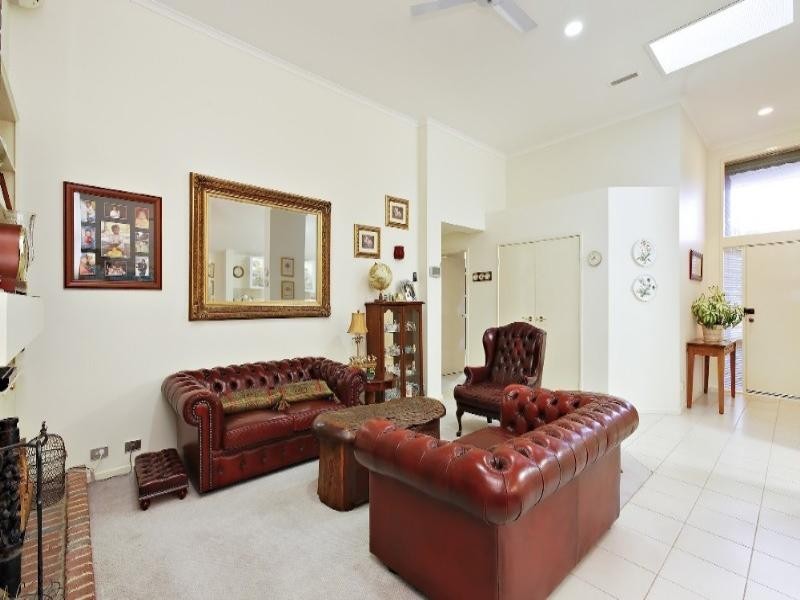 43 Vista Crescent, Rowville VIC 3178