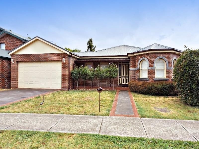 40 Waradgery Drive, Rowville VIC 3178