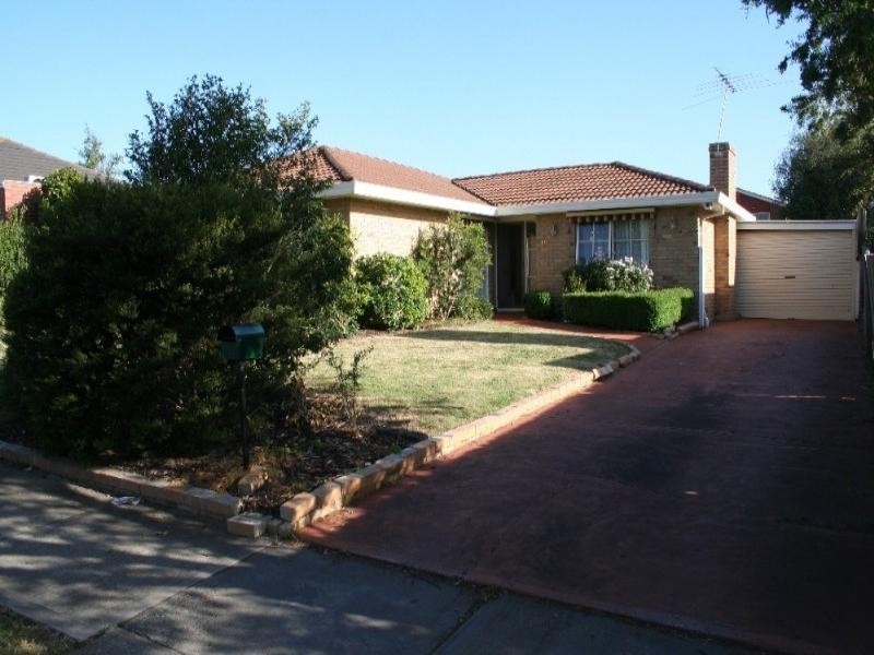 18 Chirnside Road, Berwick VIC 3806