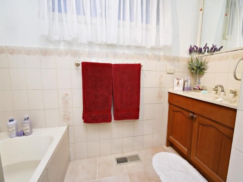 35 Helen Road, Ferntree Gully VIC 3156