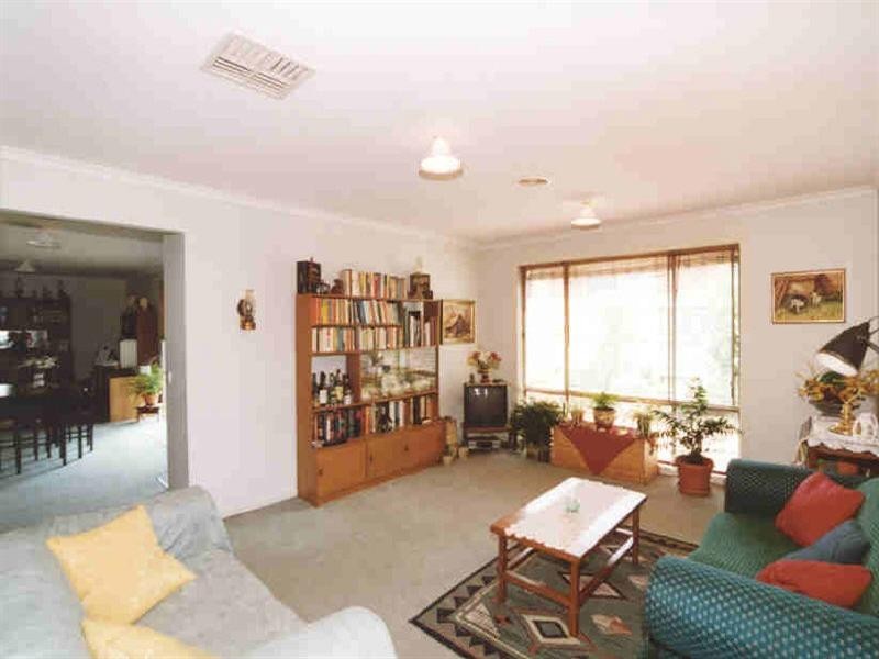 11 Rosebank Court, Rowville VIC 3178