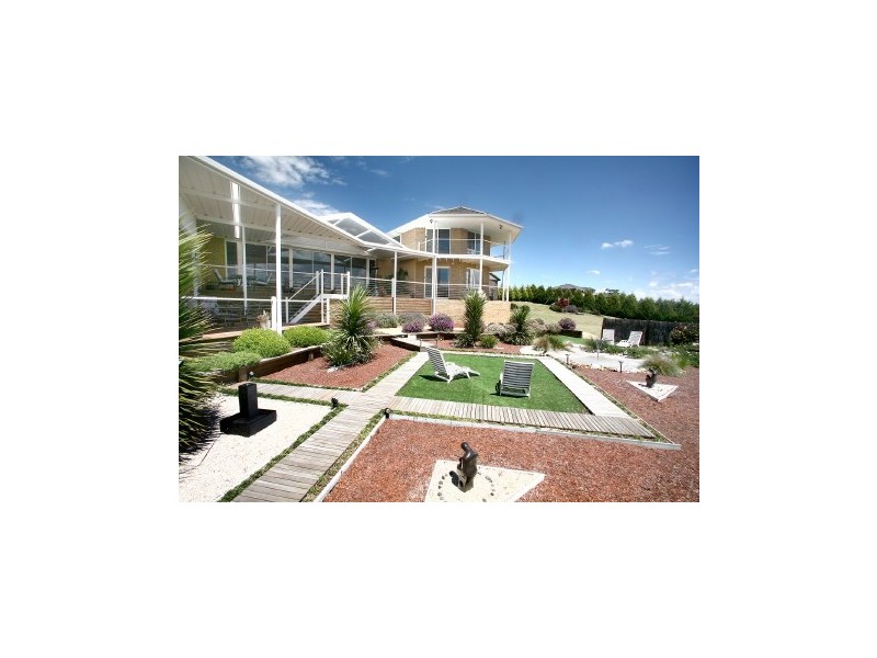 6 Jack Robbie Court, Narre Warren North VIC 3804