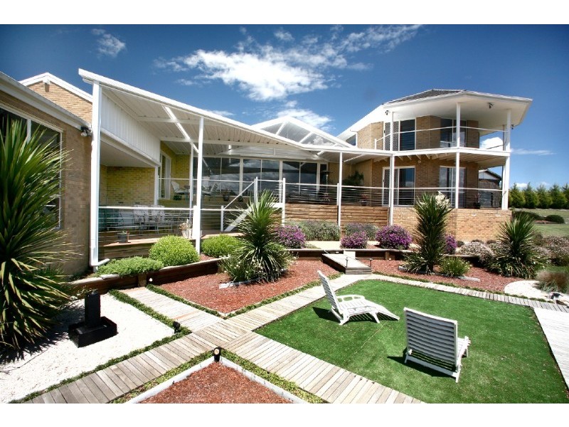 6 Jack Robbie Court, Narre Warren North VIC 3804