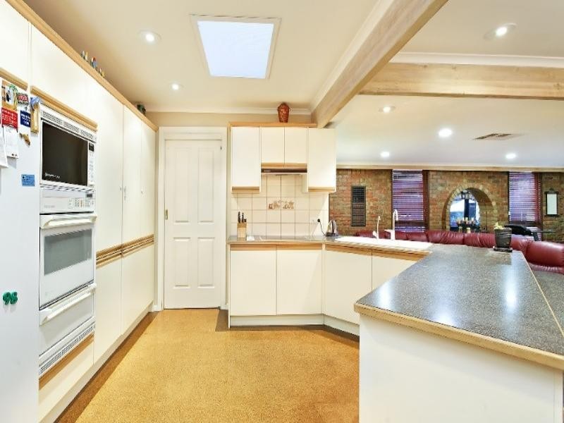 72 Grayson Drive, Scoresby VIC 3179