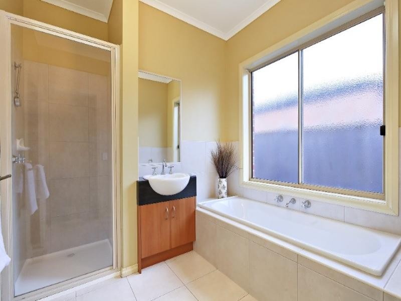 115 Robinswood Parade, Narre Warren South VIC 3805