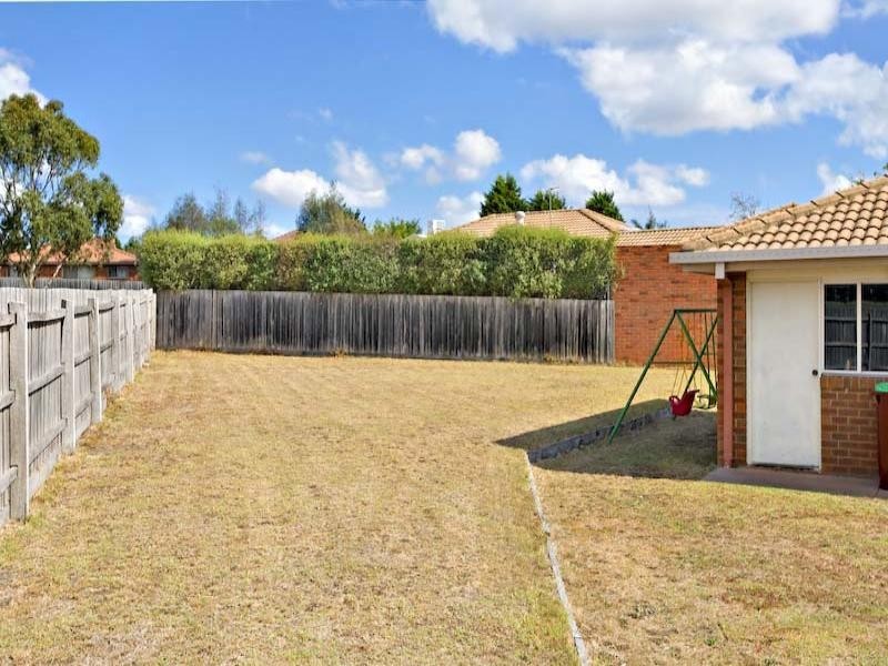 8 Maldon Court, Narre Warren VIC 3805