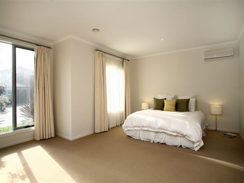 49 Reservoir Crescent, Rowville VIC 3178