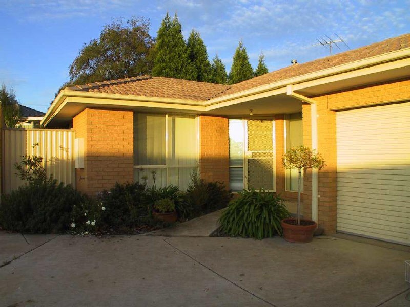 2/202 Waradgery Drive, Rowville VIC 3178