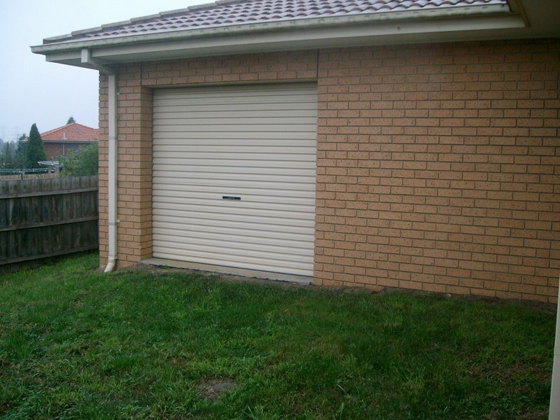 2/202 Waradgery Drive, Rowville VIC 3178