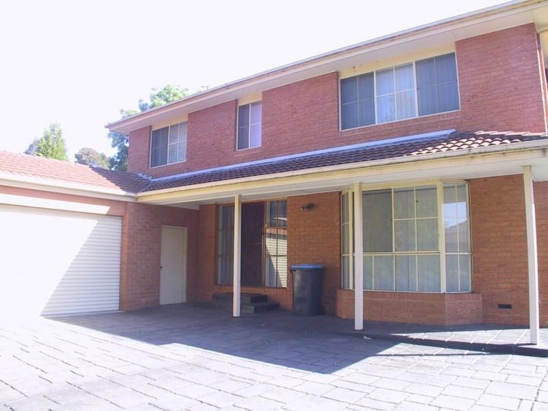 18 St Lawrence Way, Rowville VIC 3178