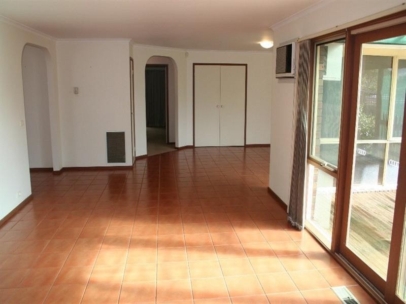 10 Trisha Drive, Rowville VIC 3178