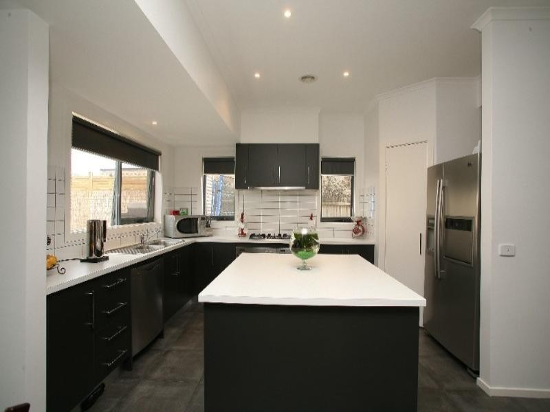 97 Fairway Drive, Rowville VIC 3178