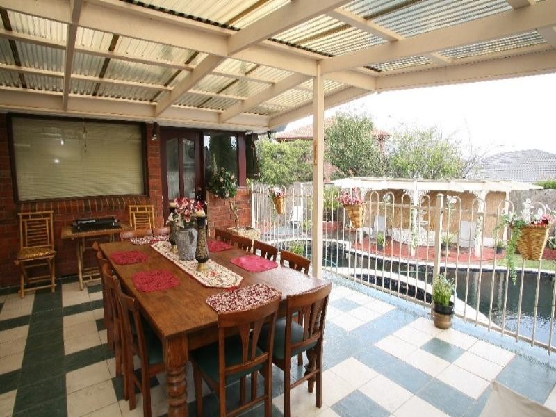 8 Admirala Avenue, Dandenong North VIC 3175