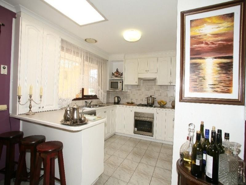8 Admirala Avenue, Dandenong North VIC 3175