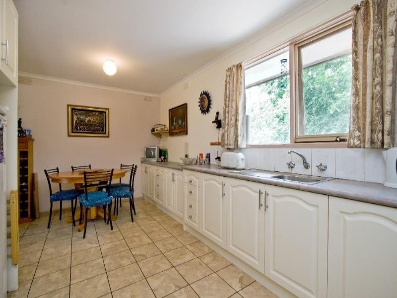 2 Elm Court, Scoresby VIC 3179