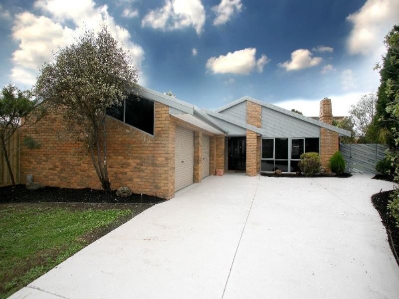 21 St John Place, Rowville VIC 3178