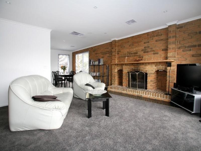 21 St John Place, Rowville VIC 3178