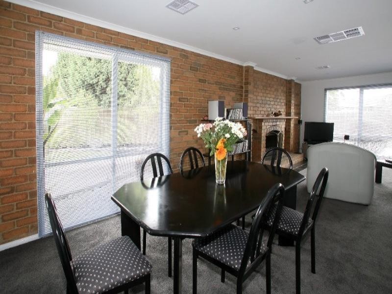 21 St John Place, Rowville VIC 3178