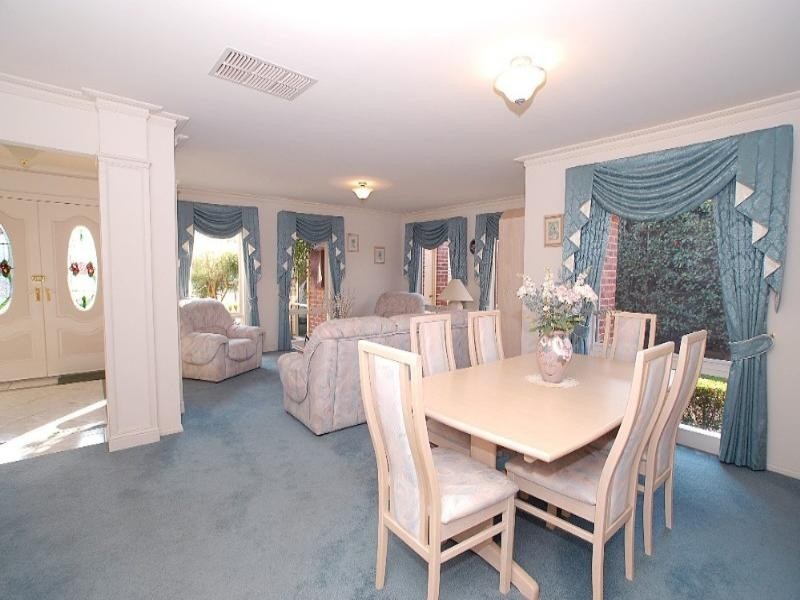 6 Wattleview Rise, Scoresby VIC 3179