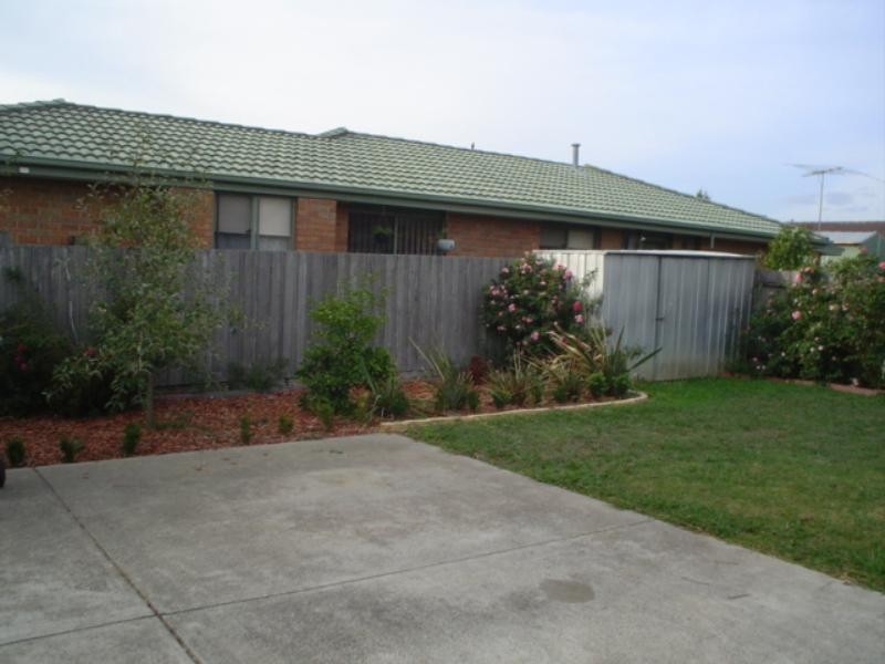 1 Adrian Place, Rowville VIC 3178