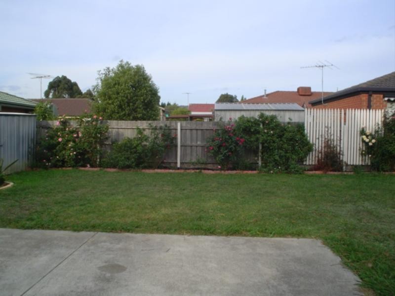 1 Adrian Place, Rowville VIC 3178