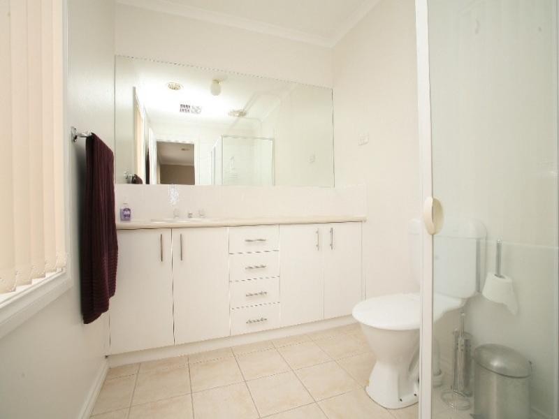 1/6-8 Canterbury Close, Rowville VIC 3178