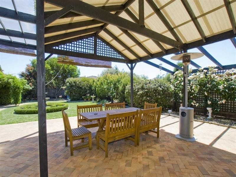 13 Landsborough Avenue, Rowville VIC 3178