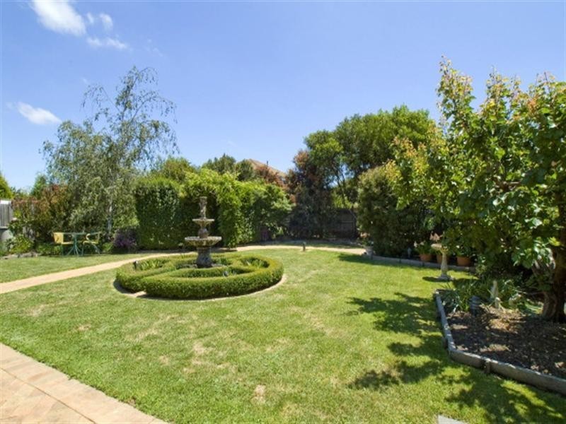 13 Landsborough Avenue, Rowville VIC 3178