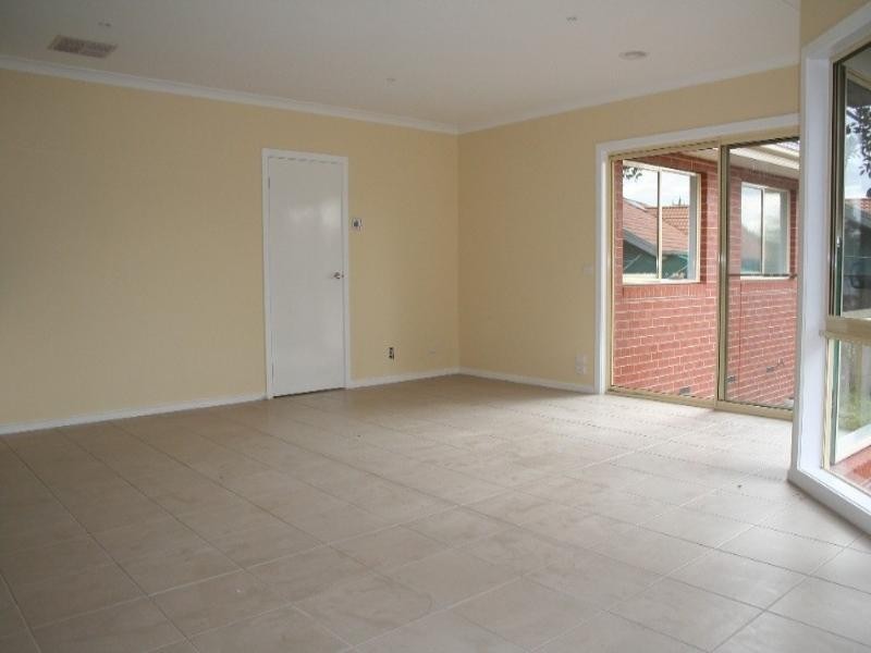 2/12 Deschamp Crescent, Rowville VIC 3178