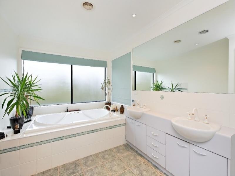 3 Parkside Boulevard, Lysterfield South VIC 3156