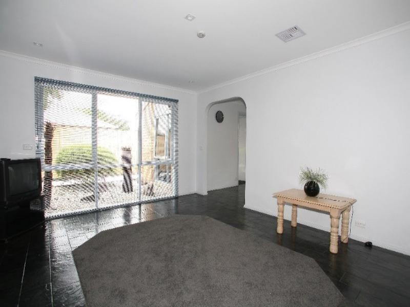 21 St John Place, Rowville VIC 3178