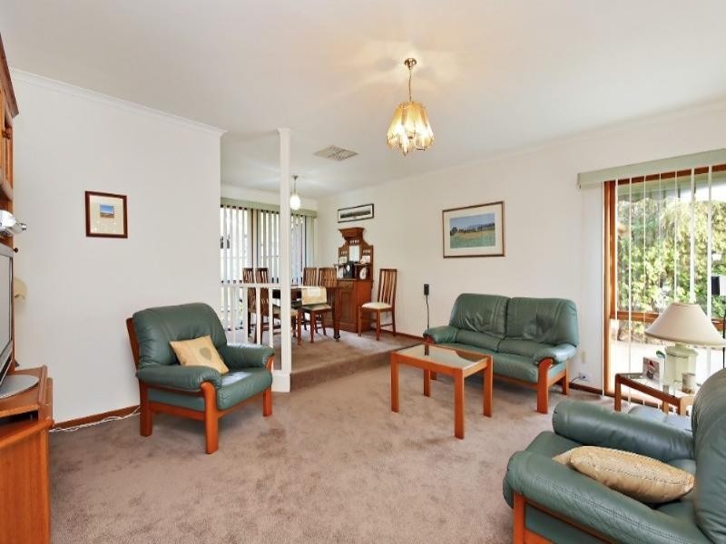 8 Erskine Drive, Rowville VIC 3178