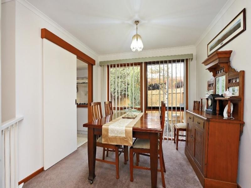 8 Erskine Drive, Rowville VIC 3178