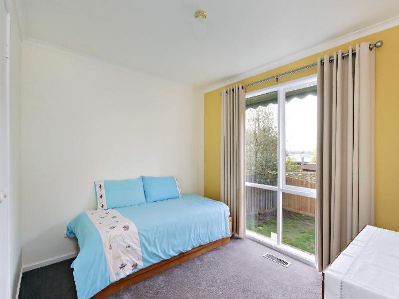 8 Erskine Drive, Rowville VIC 3178