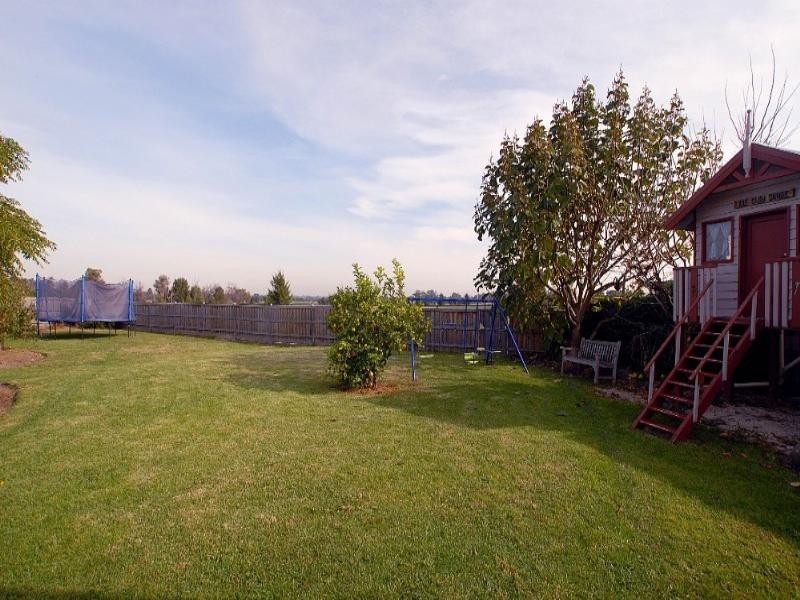 10 Parklands Close, Ferntree Gully VIC 3156