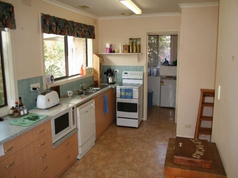 11 Aminga Court, Croydon VIC 3136