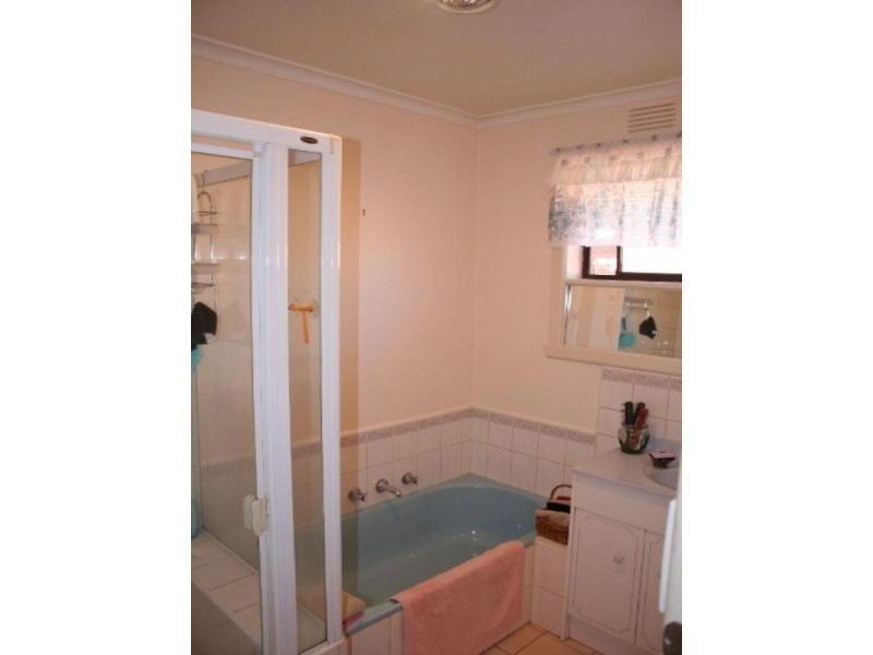 11 Aminga Court, Croydon VIC 3136