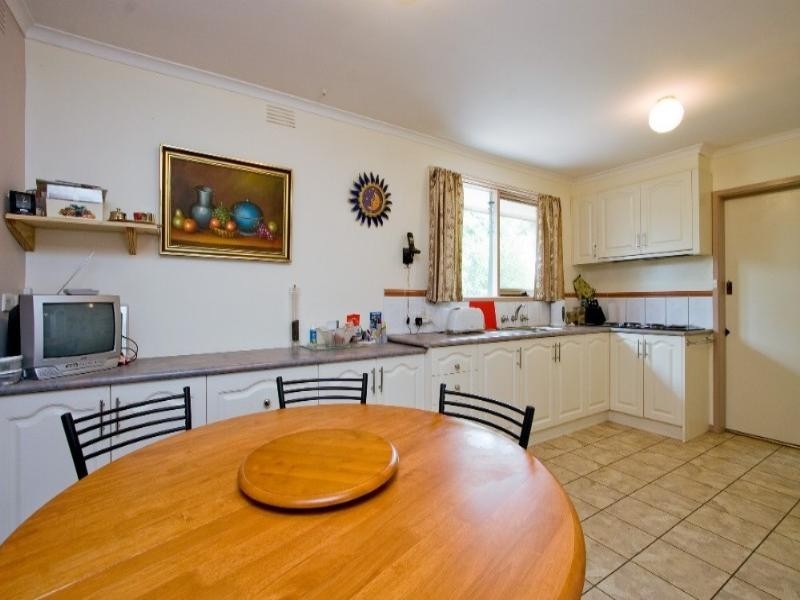 2 Elm Court, Scoresby VIC 3179