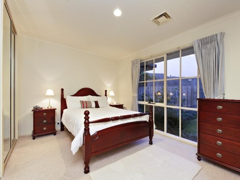 6 Morton Place, Rowville VIC 3178