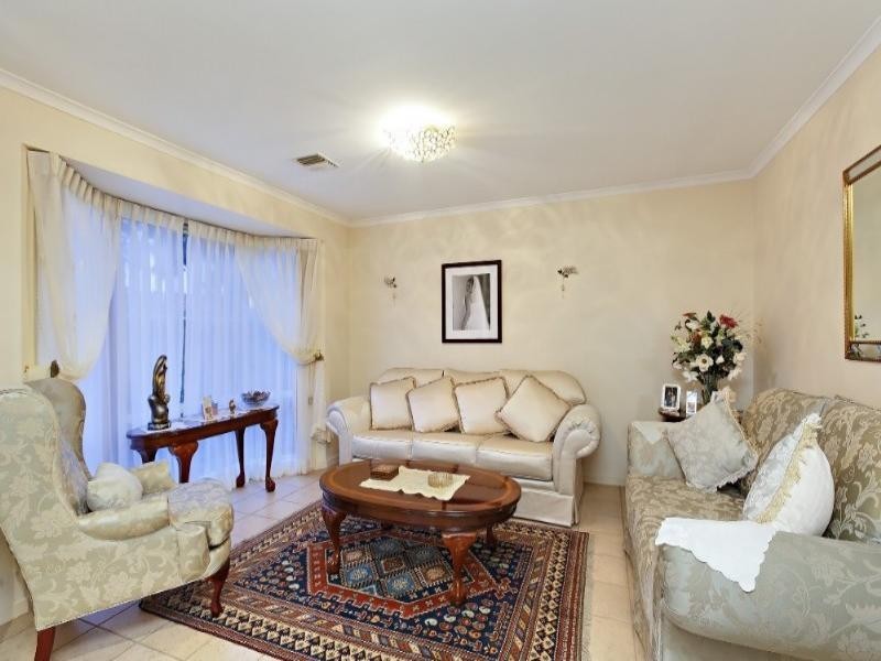 2 Bristol Place, Rowville VIC 3178