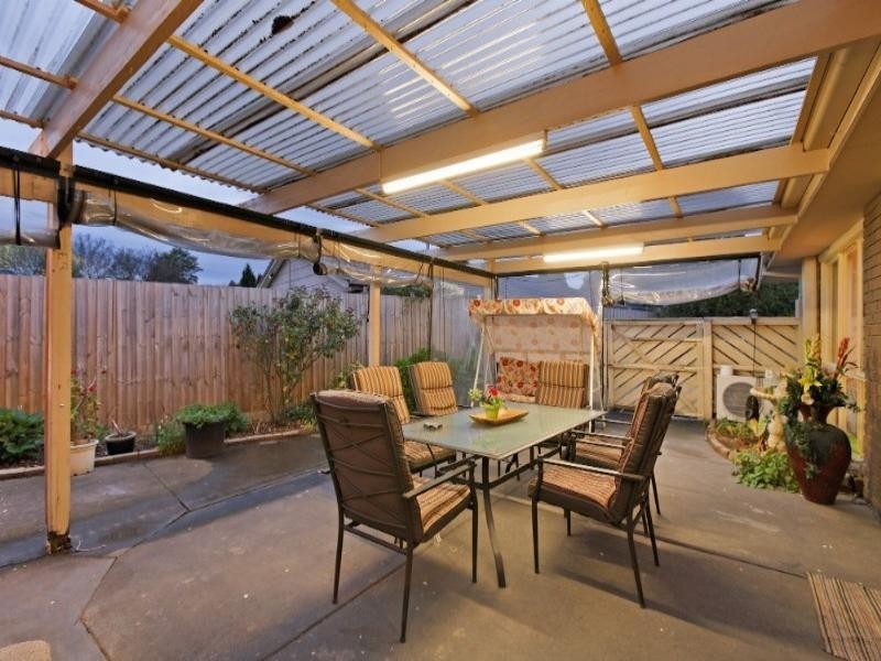2 Bristol Place, Rowville VIC 3178