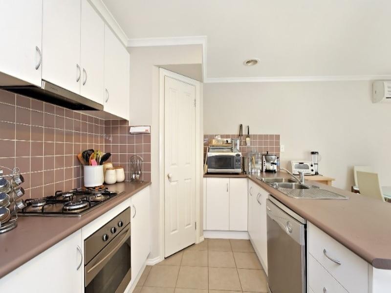 2/1553 Ferntree Gully Road, Knoxfield VIC 3180