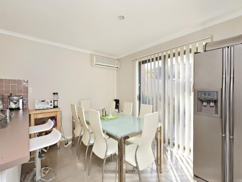 2/1553 Ferntree Gully Road, Knoxfield VIC 3180