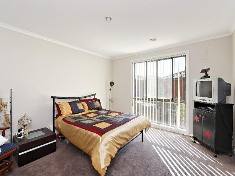 2/1553 Ferntree Gully Road, Knoxfield VIC 3180