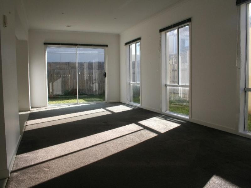 99 Sovereign Manors Crescent, Rowville VIC 3178