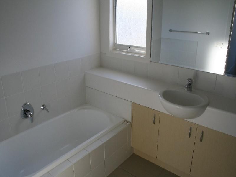 99 Sovereign Manors Crescent, Rowville VIC 3178