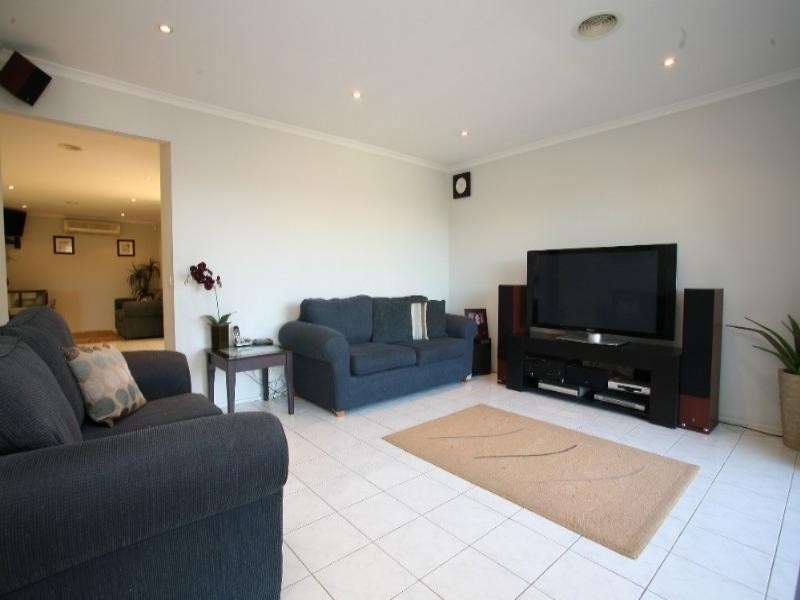 1 Rosebank Court, Rowville VIC 3178