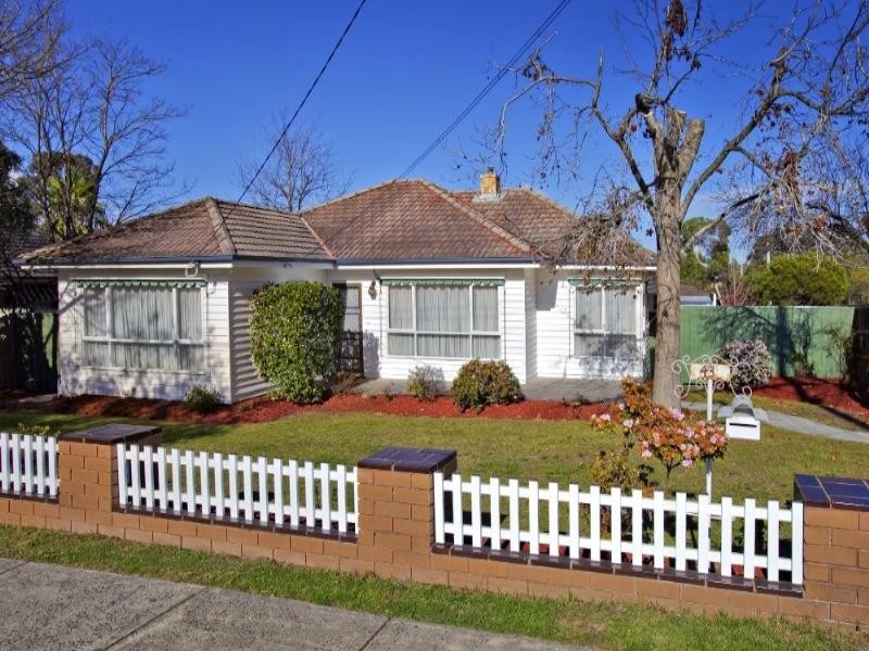 43 Laura Road, Knoxfield VIC 3180